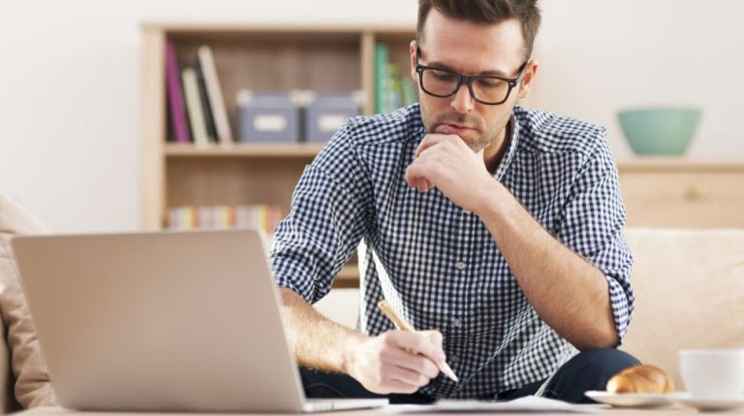 Stay-Focused-While-Studying-Online-Or-Taking-Online-Classes-Help-03