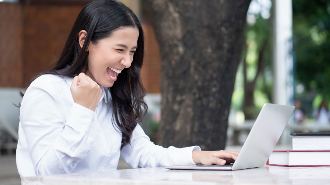 Stay-Focused-While-Studying-Online-Or-Taking-Online-Classes-Help-04