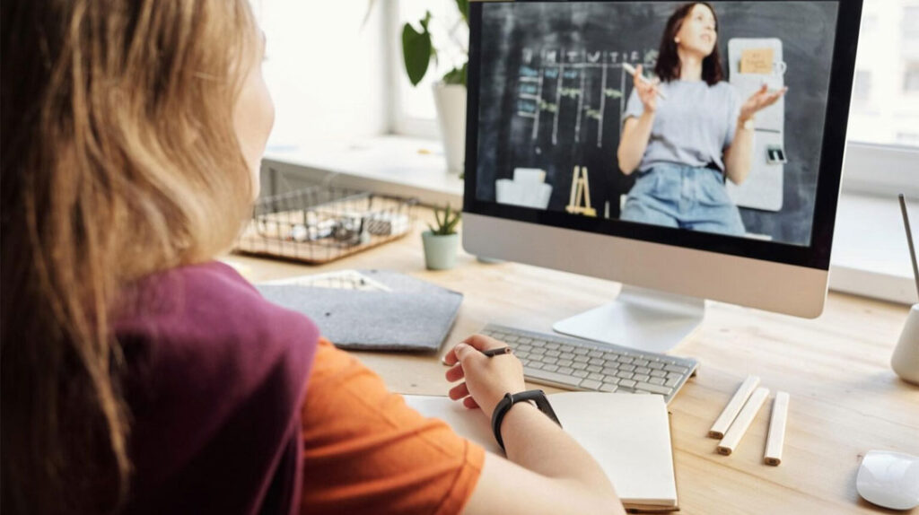 Courses-Students-Prefer-To-Study-Online