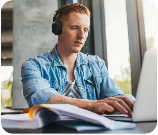 Student getting AI-powered online test help in the USA.