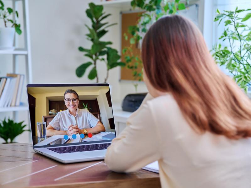 Student hiring a legit expert for online test help.